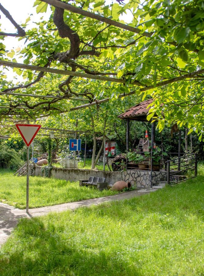 Qilimcha'S Guesthouse-Art Museum Telavi Exteriör bild